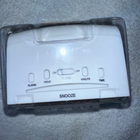 NIP Sealed Acurite Digital Alarm Clock White Electric Model 66703 - Picture 6 of 6